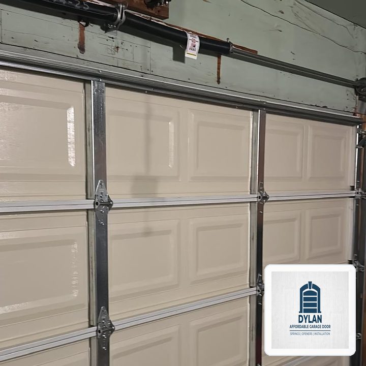 Dylan Affordable Garage Door Dispatch in Carol Stream (Wheaton Area): Heavy-Duty EPDM Perimeter & Bottom Seal Weatherproofing - Carol Stream, IL